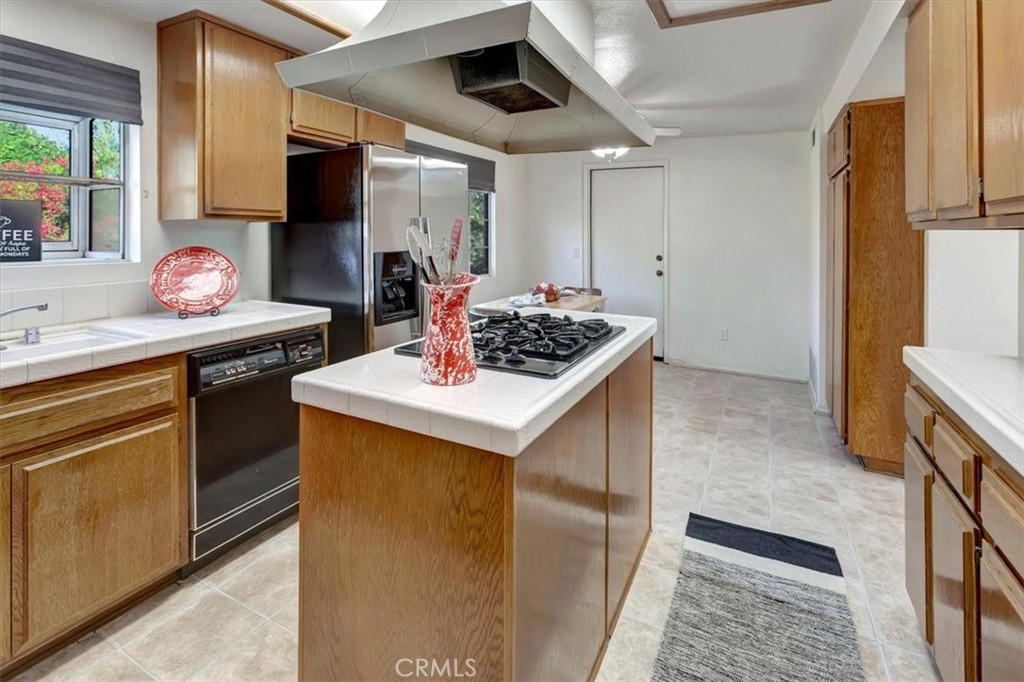 20210 Dickson Court Walnut, CA 91789 - Photo 8 of 26 Kitchen with access door to garage