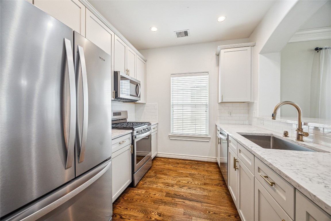 5841 Katy Street Houston, TX 77007 - Photo 3 of 14