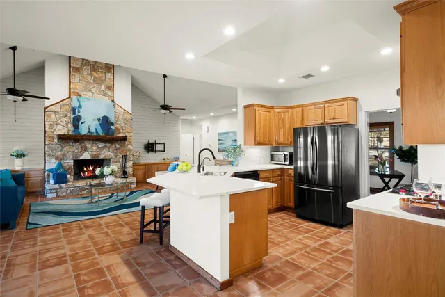 $975,000 | 300 Sundown Ridge, Austin, TX 78737