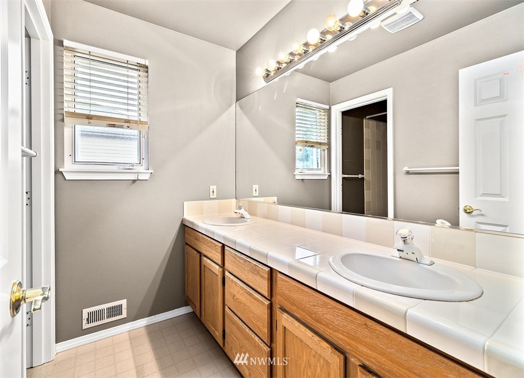 8500 Northeast 193rd Street Bothell, WA 98011 - Photo 16 of 24 Gallery Image 16
