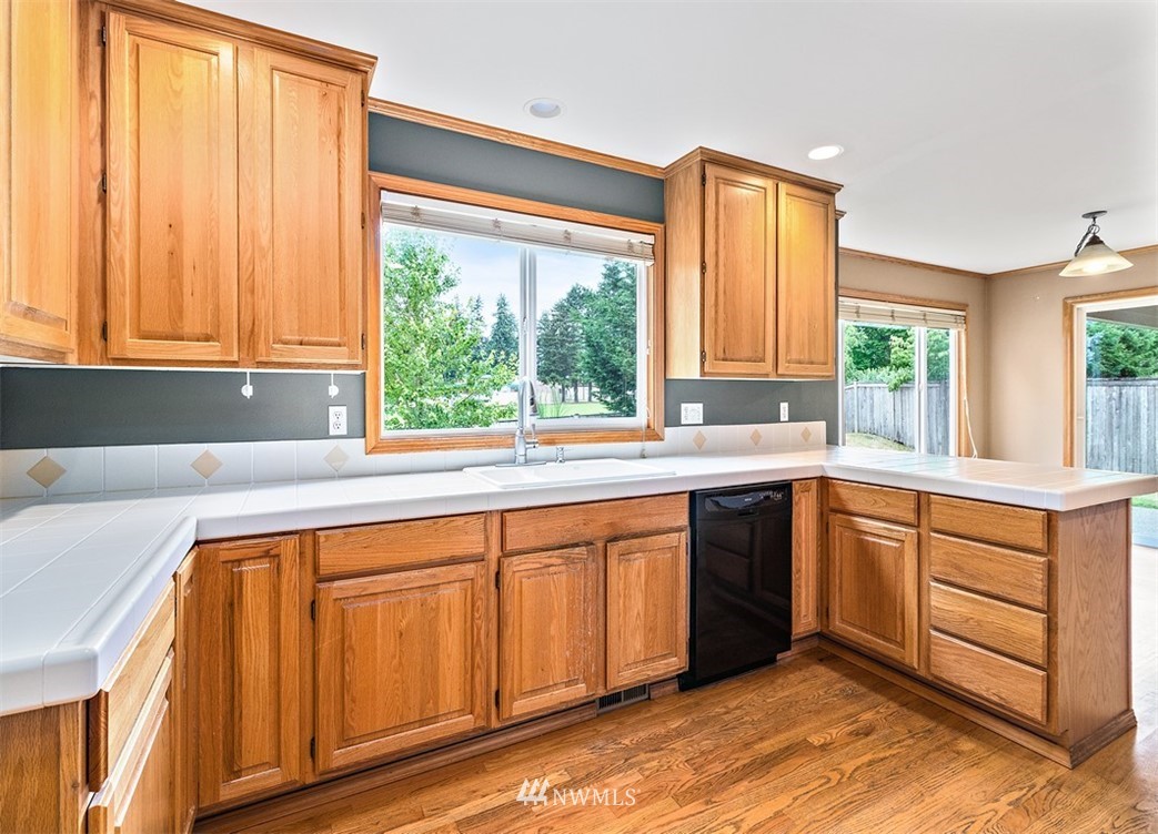 8500 Northeast 193rd Street Bothell, WA 98011 - Photo 8 of 24 Gallery Image 8