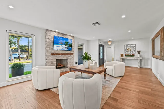 $925,000 | 220 Walton-Heath Drive, Atlantis, FL 33462