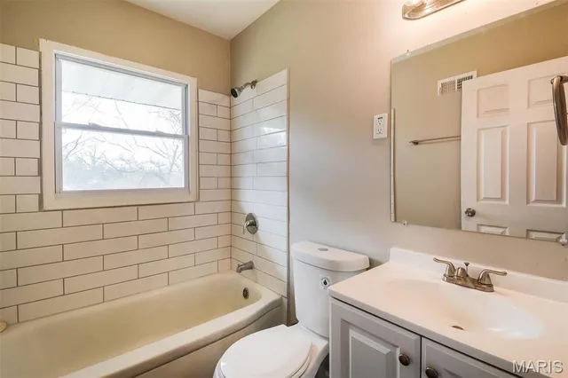 $1,140 | 422 Northridge Drive, St. Louis, MO 63137