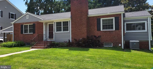 $4,300 | 606 North Frederick Street, Arlington, VA 22203