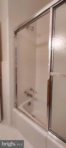 $4,300 | 606 North Frederick Street, Arlington, VA 22203