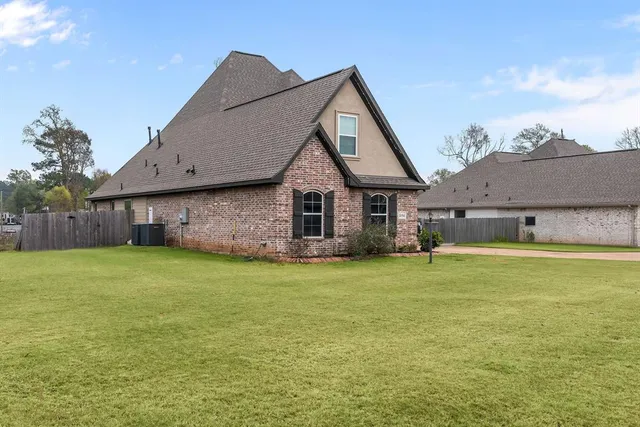 $449,500 | 1154 Green Wood Circle, Haughton, LA 71037