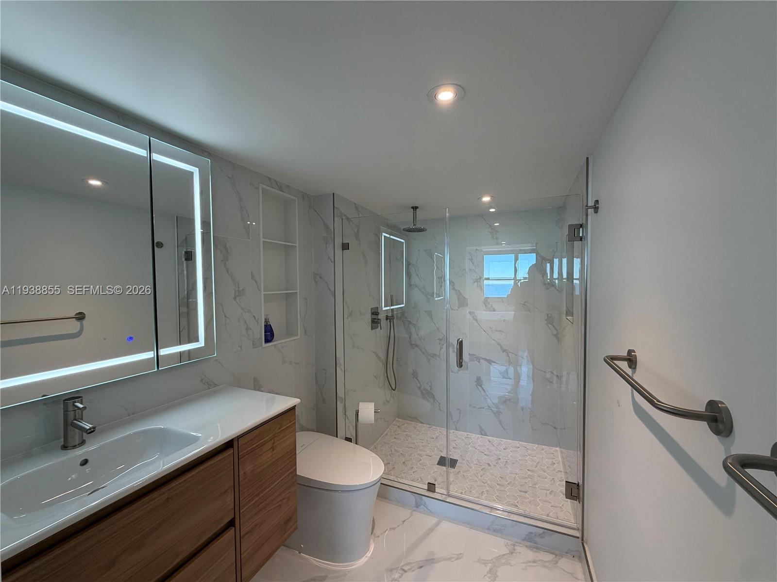 90 Alton Road, Unit 2909 Miami Beach, FL 33139 - Photo 8 of 18