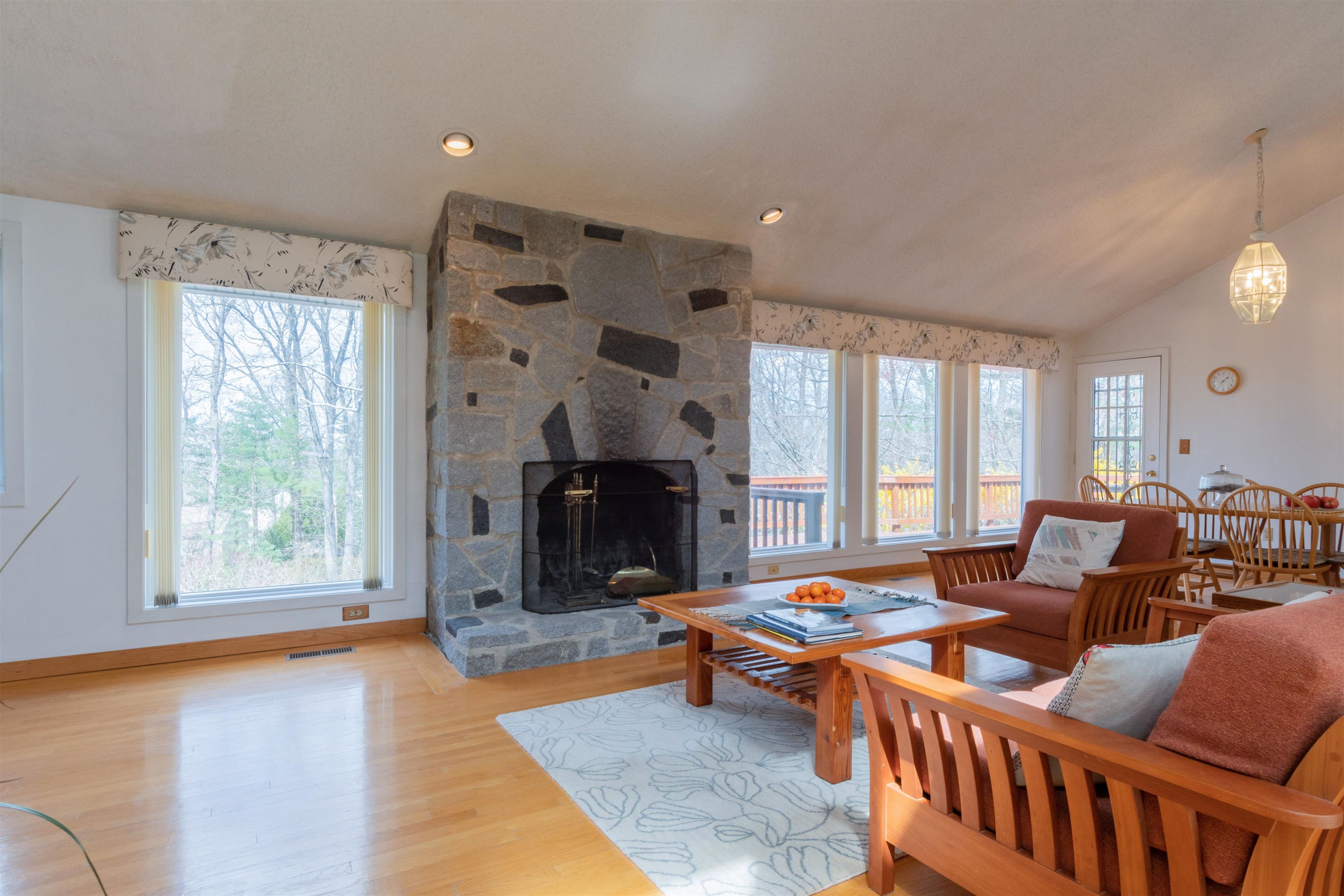 14 Masefield Road Nashua, NH 03062 - Photo 34 of 39