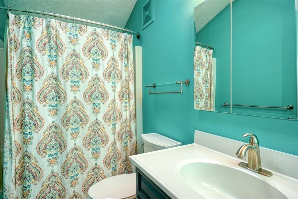 36 Richardson Street Hudson, MA 01749 - Photo 11 of 28