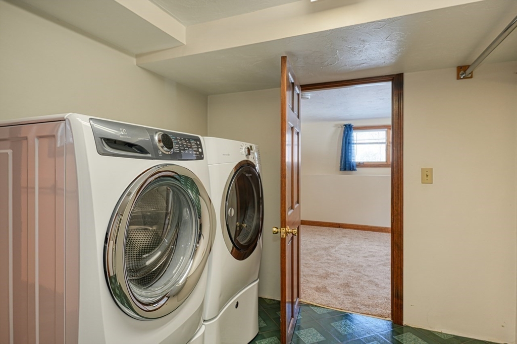 36 Richardson Street Hudson, MA 01749 - Photo 18 of 28