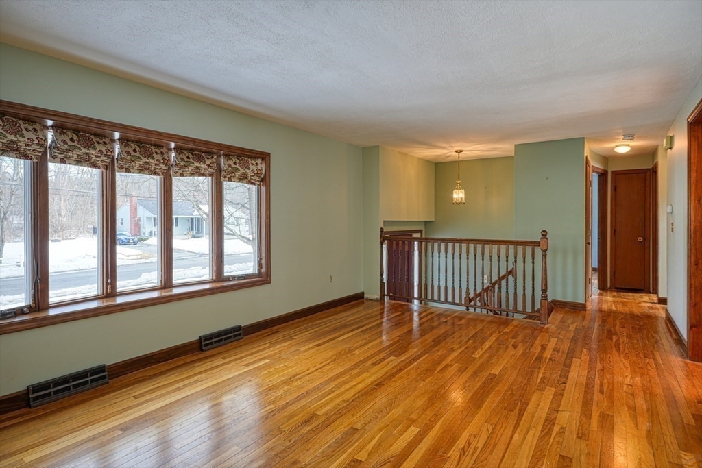 36 Richardson Street Hudson, MA 01749 - Photo 8 of 28