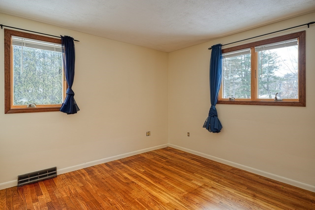 36 Richardson Street Hudson, MA 01749 - Photo 10 of 28