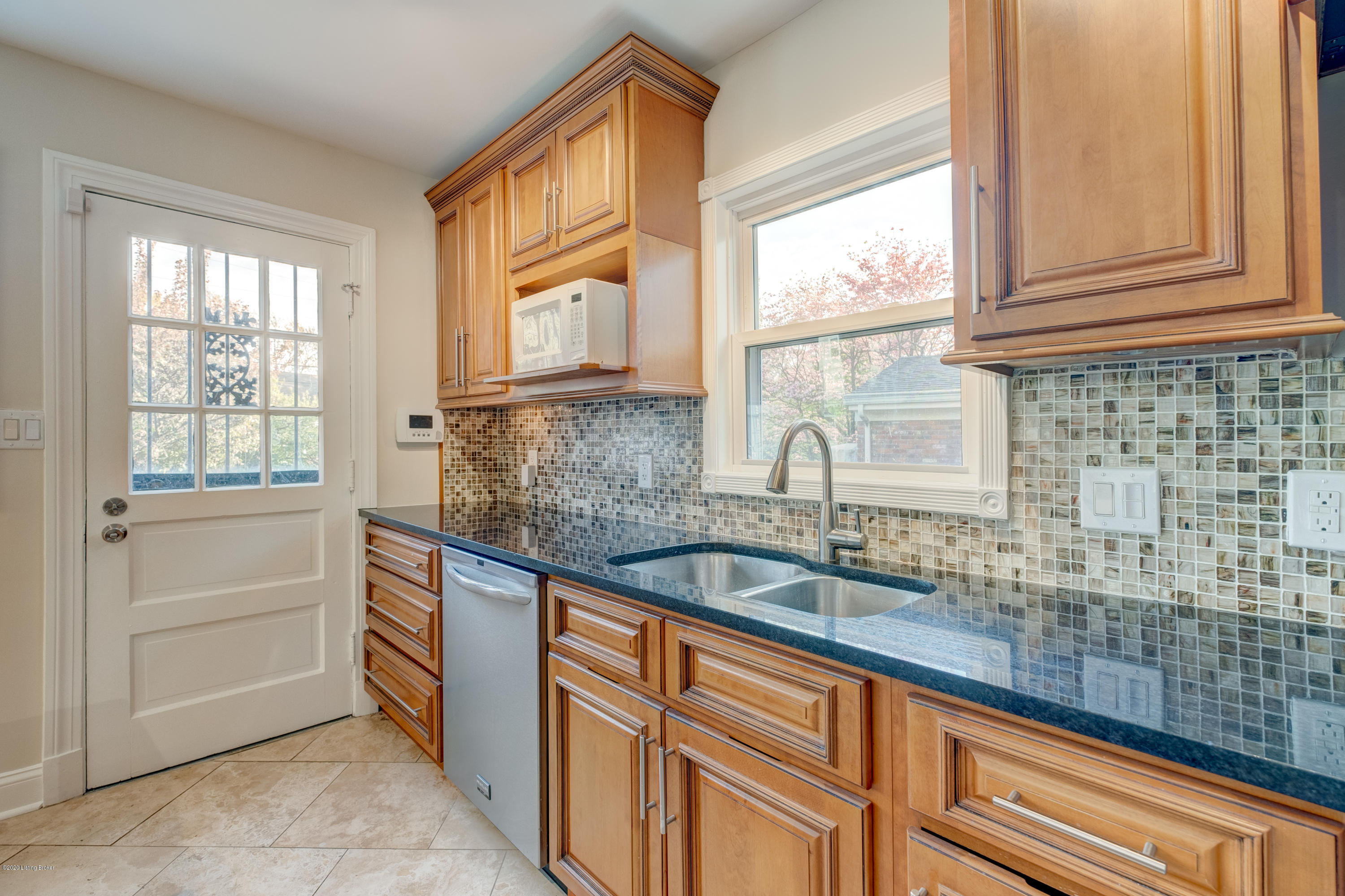 2320 Manchester Road Louisville, KY 40205 - Photo 23 of 73 2330Manchester_Klunk-22
