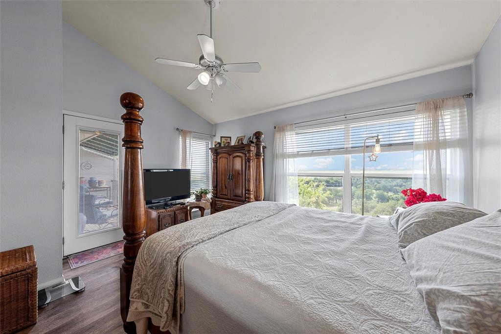 2905 Lake Shore Drive, Unit 204 Waco, TX 76708 - Photo 23 of 32 Primary bedroom