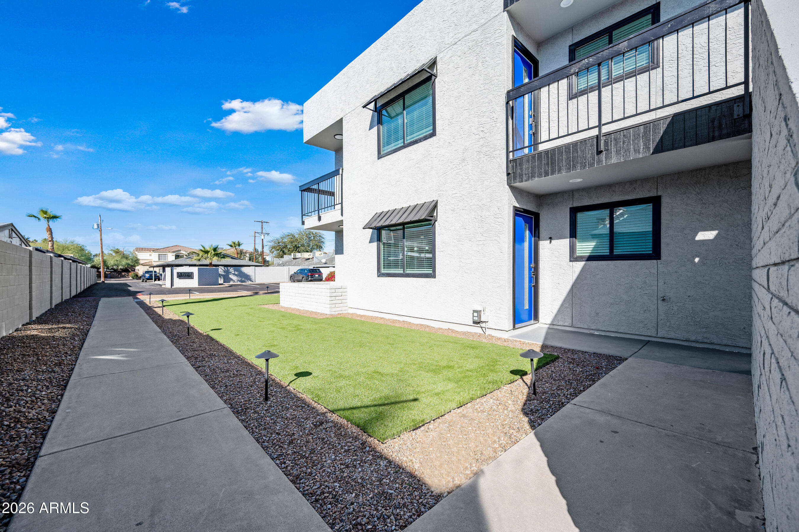 4139 North 27th Street, Unit 4 Phoenix, AZ 85016 - Photo 3 of 25 Side Walkway