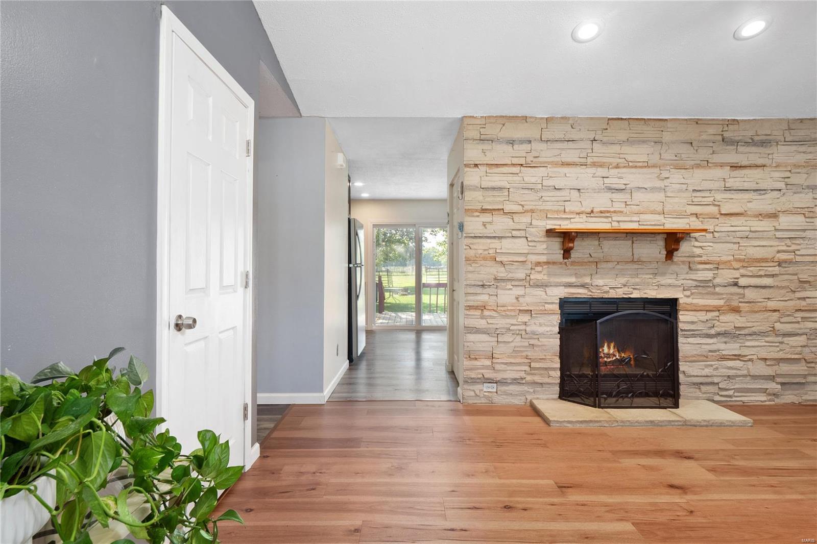 8750 Old Lebanon Troy Road Troy, IL 62294 - Photo 5 of 49 Gallery Image 5