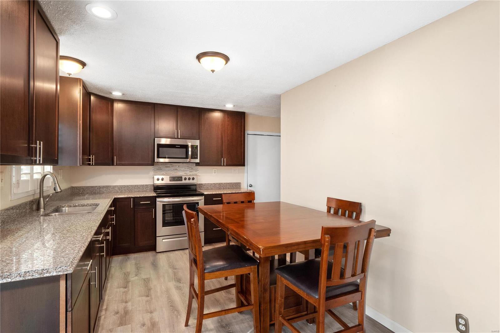 8750 Old Lebanon Troy Road Troy, IL 62294 - Photo 8 of 49 Gallery Image 8