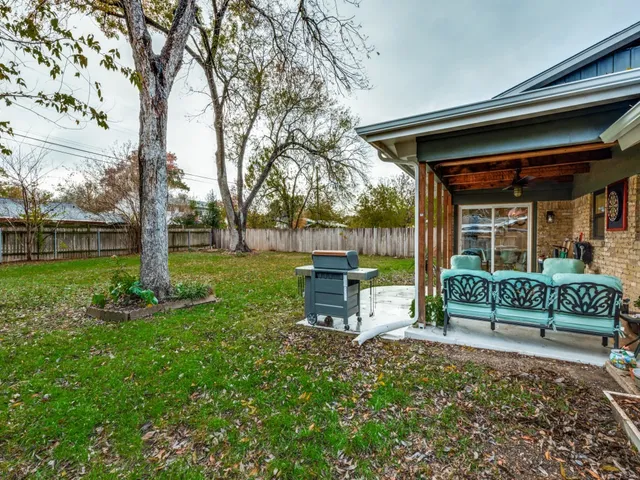 $795,000 | 2209 Fair Oaks Drive, Austin, TX 78745