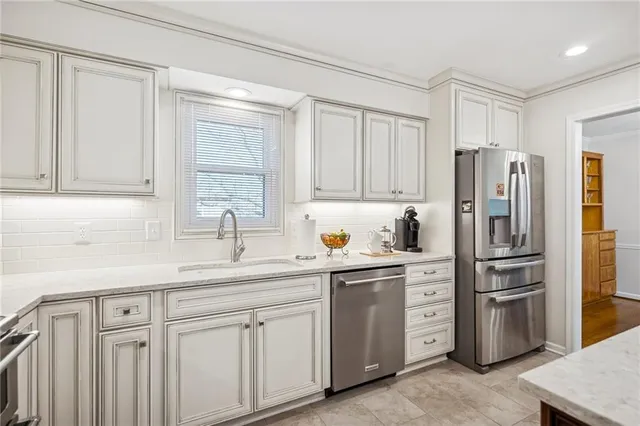 $425,000 | 15918 West 136th Terrace, Olathe, KS 66062