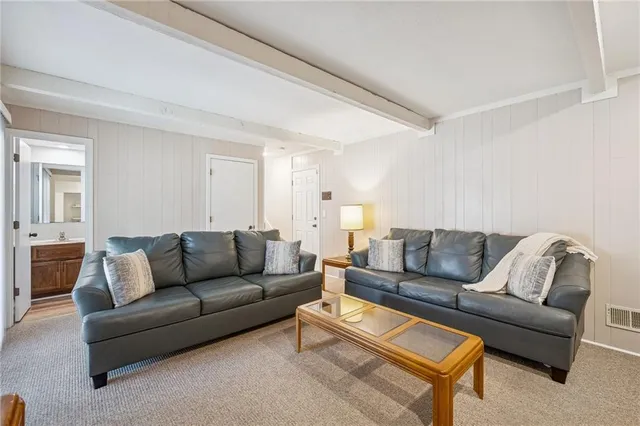 $425,000 | 15918 West 136th Terrace, Olathe, KS 66062