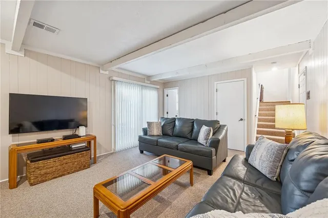 $425,000 | 15918 West 136th Terrace, Olathe, KS 66062