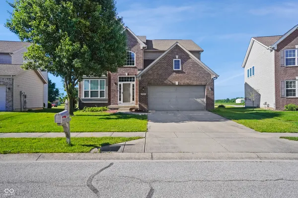 $529,900 | 7895 Blue Jay Way, Zionsville, IN 46077