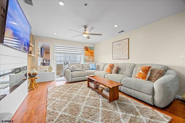 $3,200 | 61 Dockside Drive, Unit 61, Somers Point, NJ 08244
