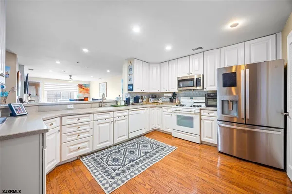 $3,200 | 61 Dockside Drive, Unit 61, Somers Point, NJ 08244