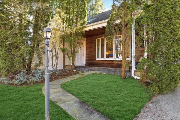 $980,000 | 6 Darling Avenue, New Rochelle, NY 10804