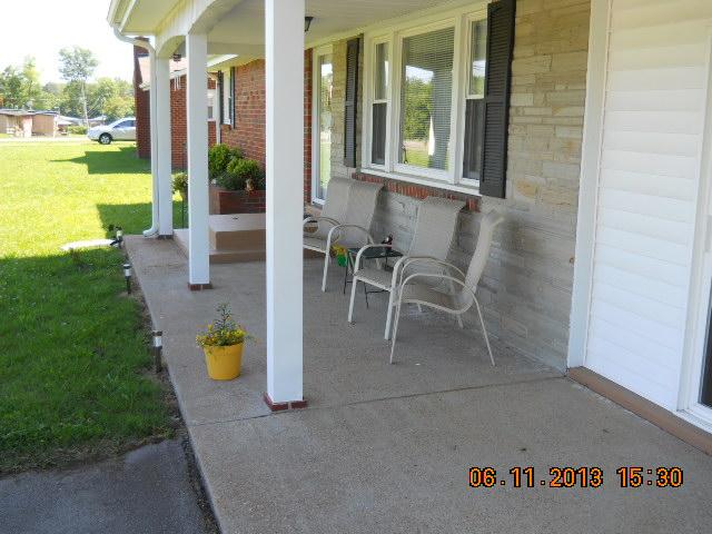 3850 Hunters Point Pike Lebanon, TN 37087 - Photo 14 of 20 a view of a dining room with a table and chairs