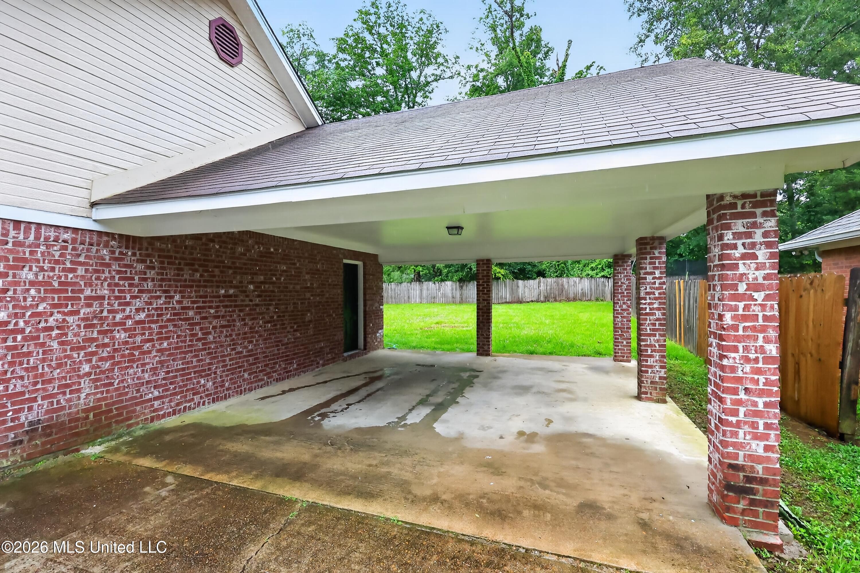 4003 West Lake Road Jackson, MS 39212 - Photo 1 of 38 01_4003_W_Lake_Rd-Exterior-5536