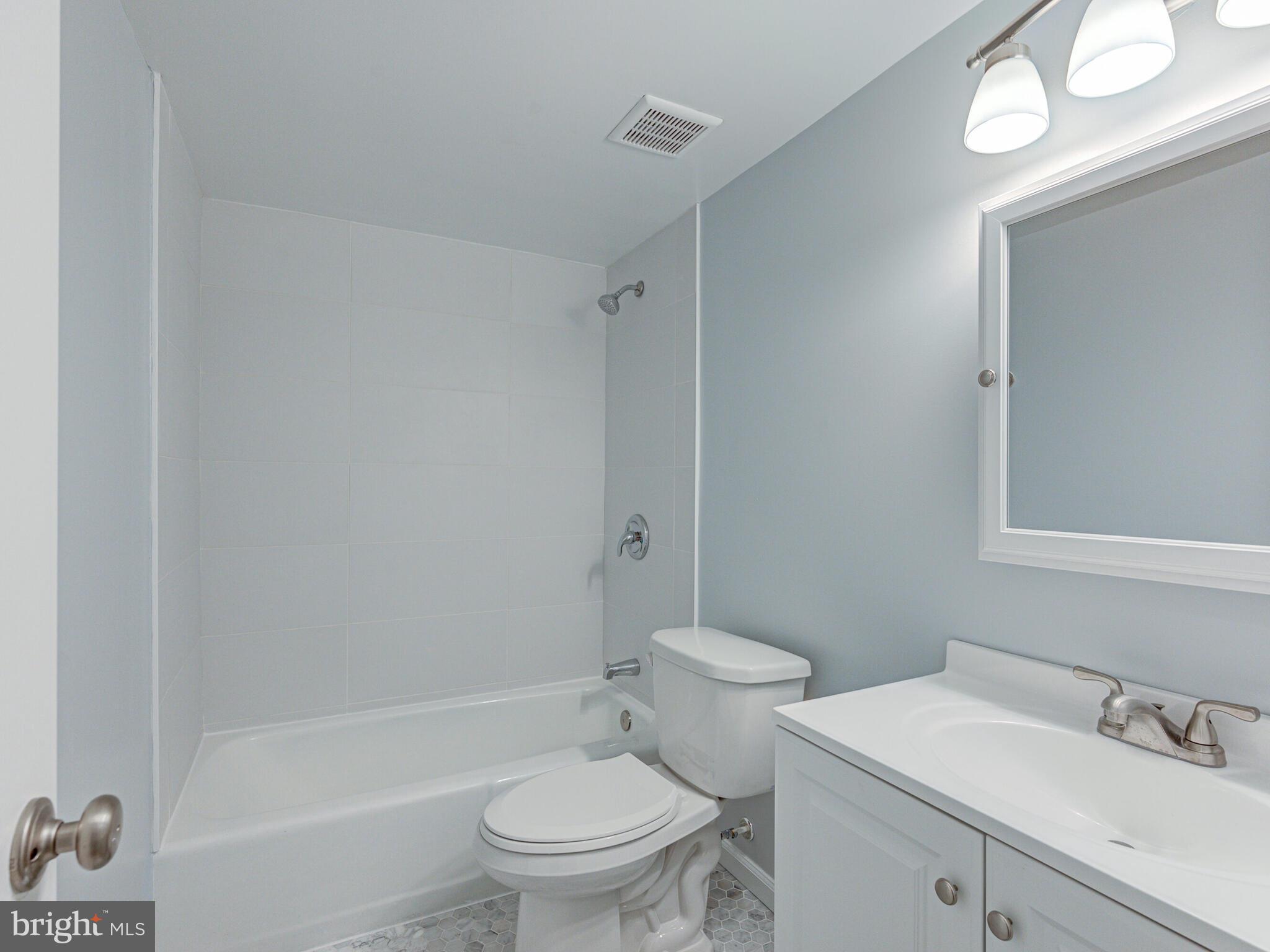 11618 Vantage Hill Road, Unit 2A Reston, VA 20190 - Photo 14 of 33