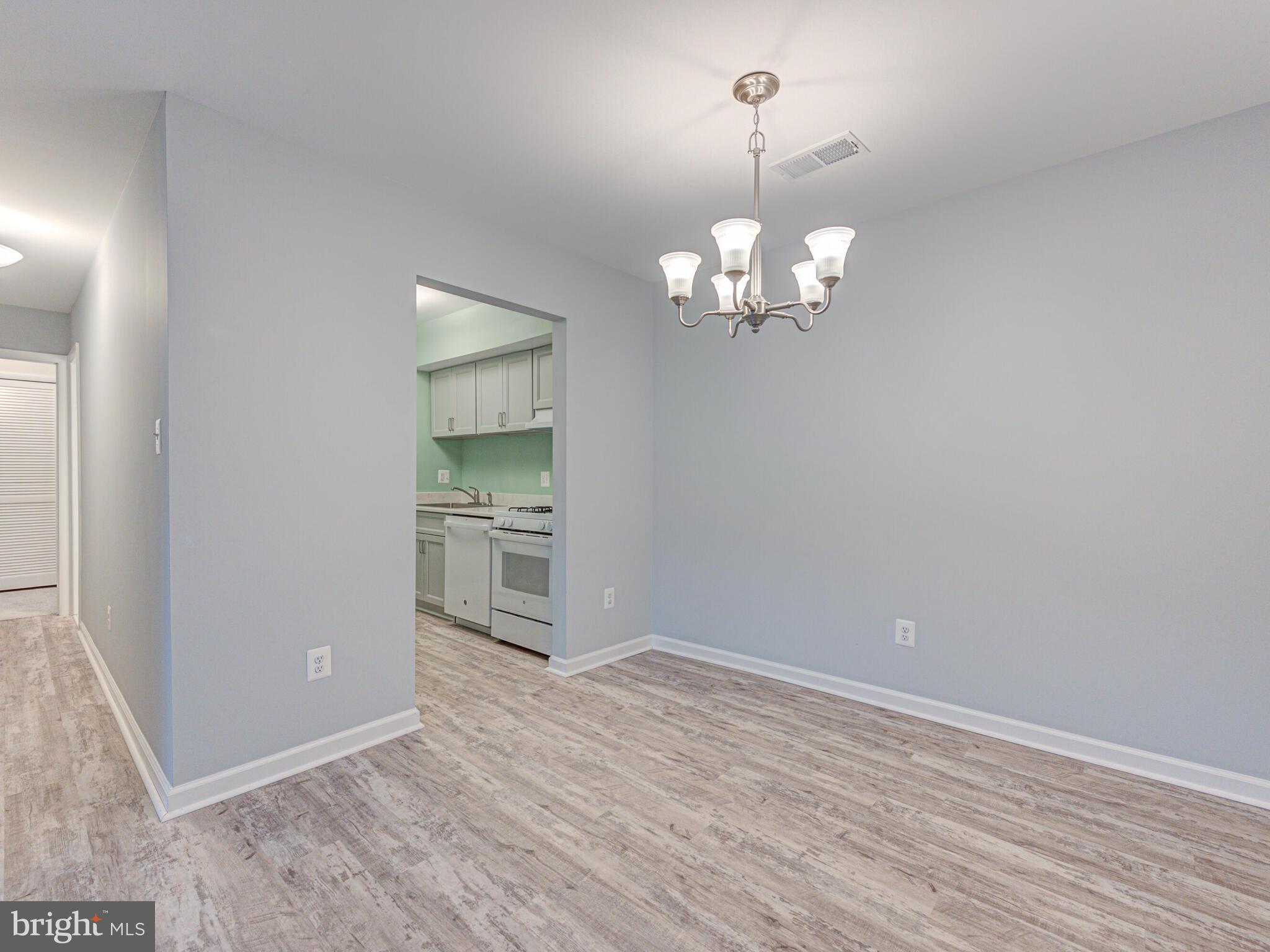 11618 Vantage Hill Road, Unit 2A Reston, VA 20190 - Photo 3 of 33