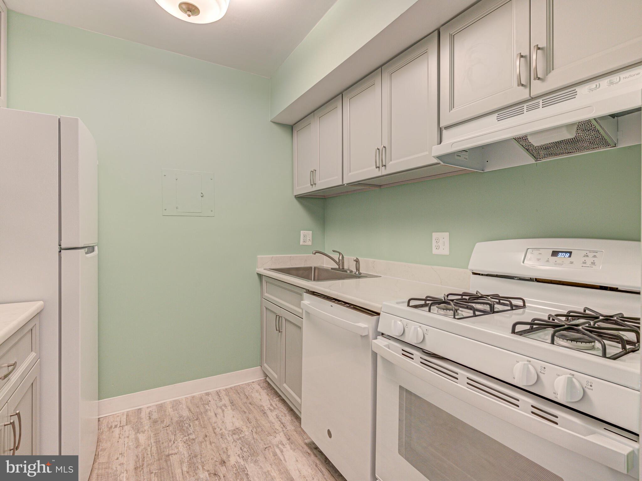 11618 Vantage Hill Road, Unit 2A Reston, VA 20190 - Photo 8 of 33