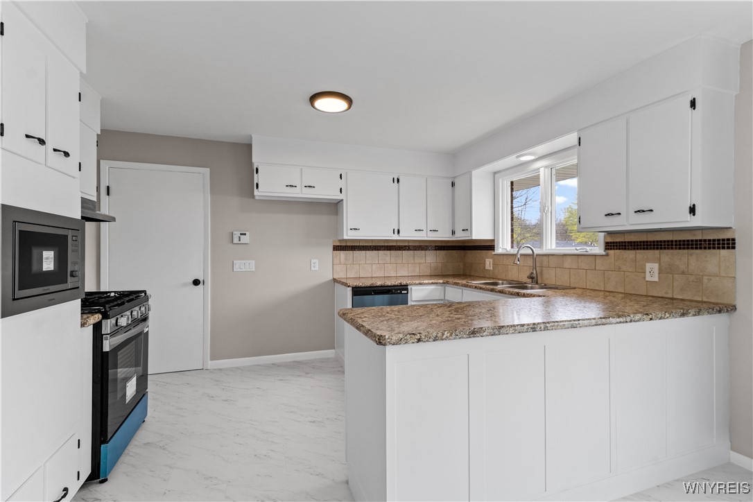1454 North French Road Amherst, NY 14228 - Photo 11 of 48