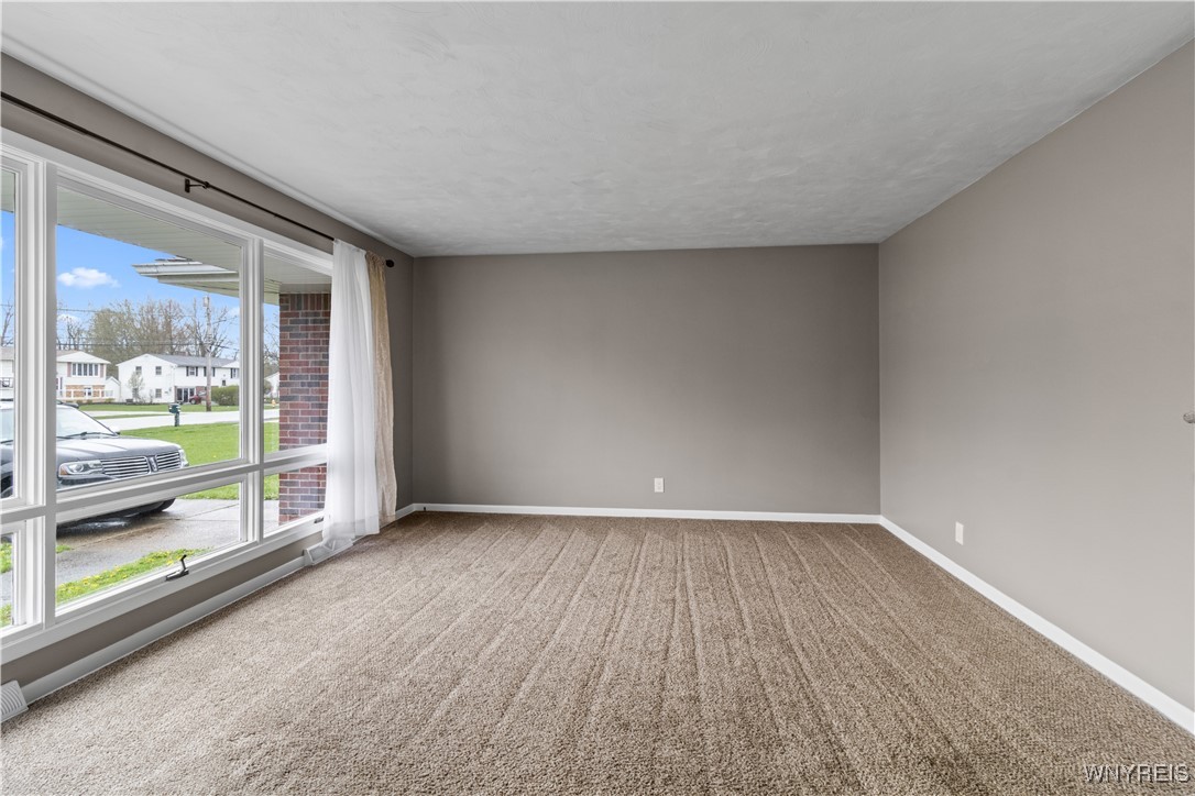 1454 North French Road Amherst, NY 14228 - Photo 6 of 48