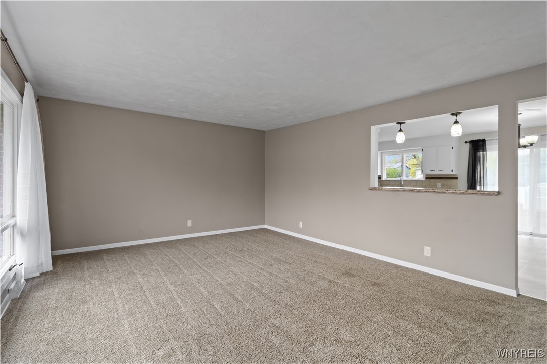 1454 North French Road Amherst, NY 14228 - Photo 7 of 48