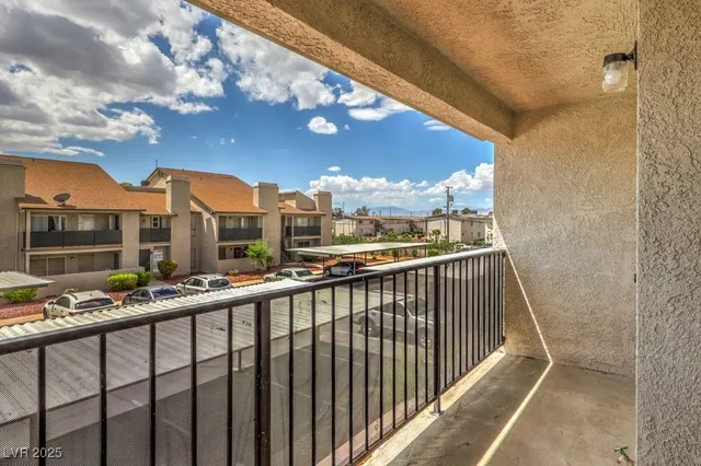 $1,060 | 2981 Country Manor Lane, Unit 122, Las Vegas, NV 89115