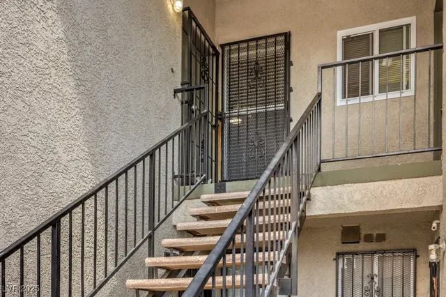 $1,060 | 2981 Country Manor Lane, Unit 122, Las Vegas, NV 89115