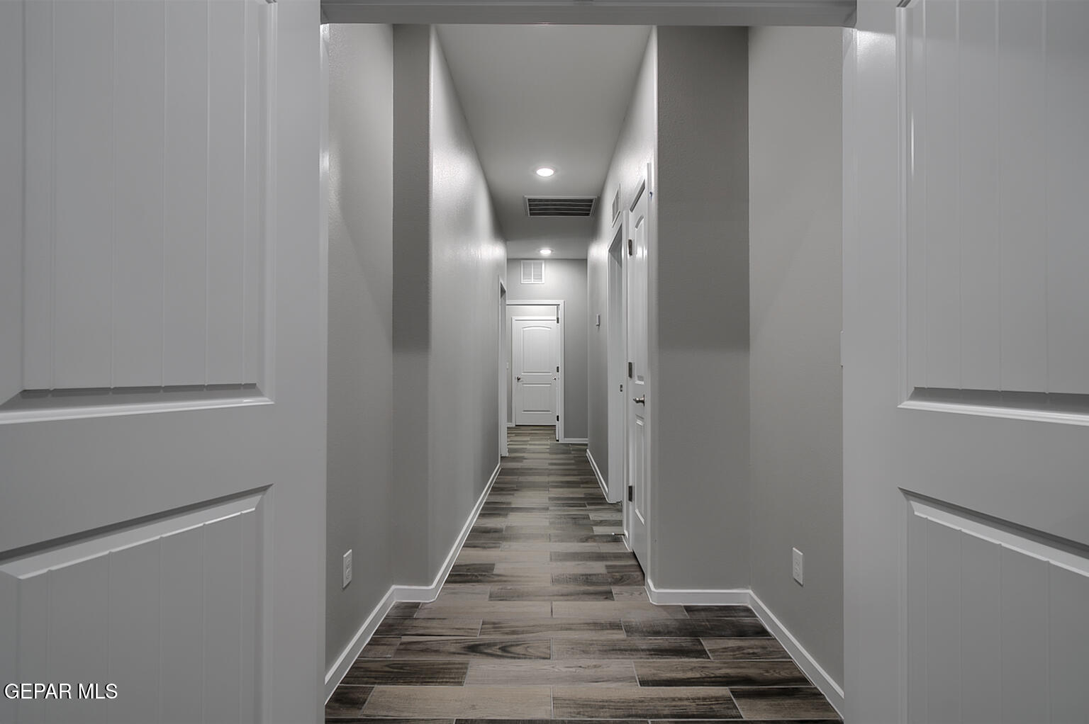 469 Davis Greenwood Vinton, TX 79821 - Photo 14 of 17 7449-Norte-Portugal-Hallway