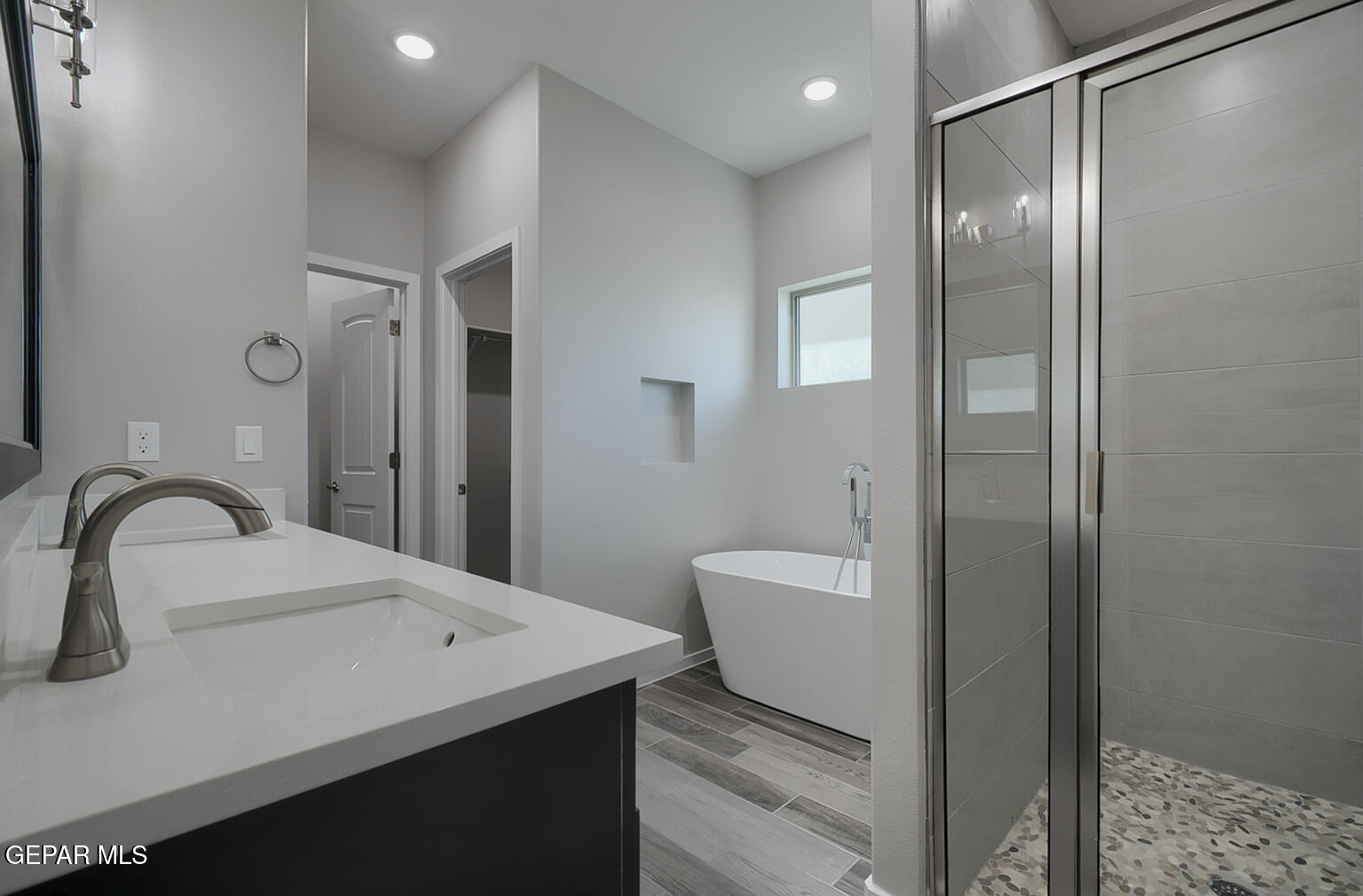 469 Davis Greenwood Vinton, TX 79821 - Photo 15 of 17 7449-Norte-Portugal-M-Bathroom