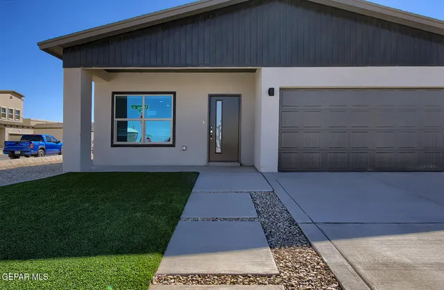 $284,950 | 469 Davis Greenwood, Vinton, TX 79821