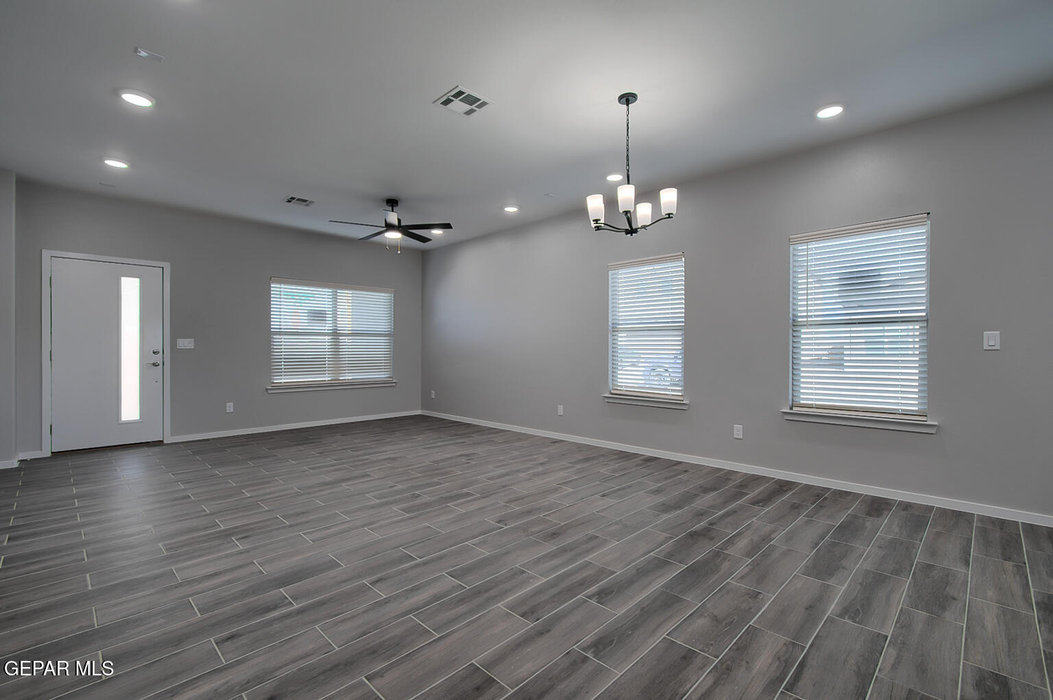 469 Davis Greenwood Vinton, TX 79821 - Photo 5 of 17 7456-Norte-Mesa-Living-Foyer