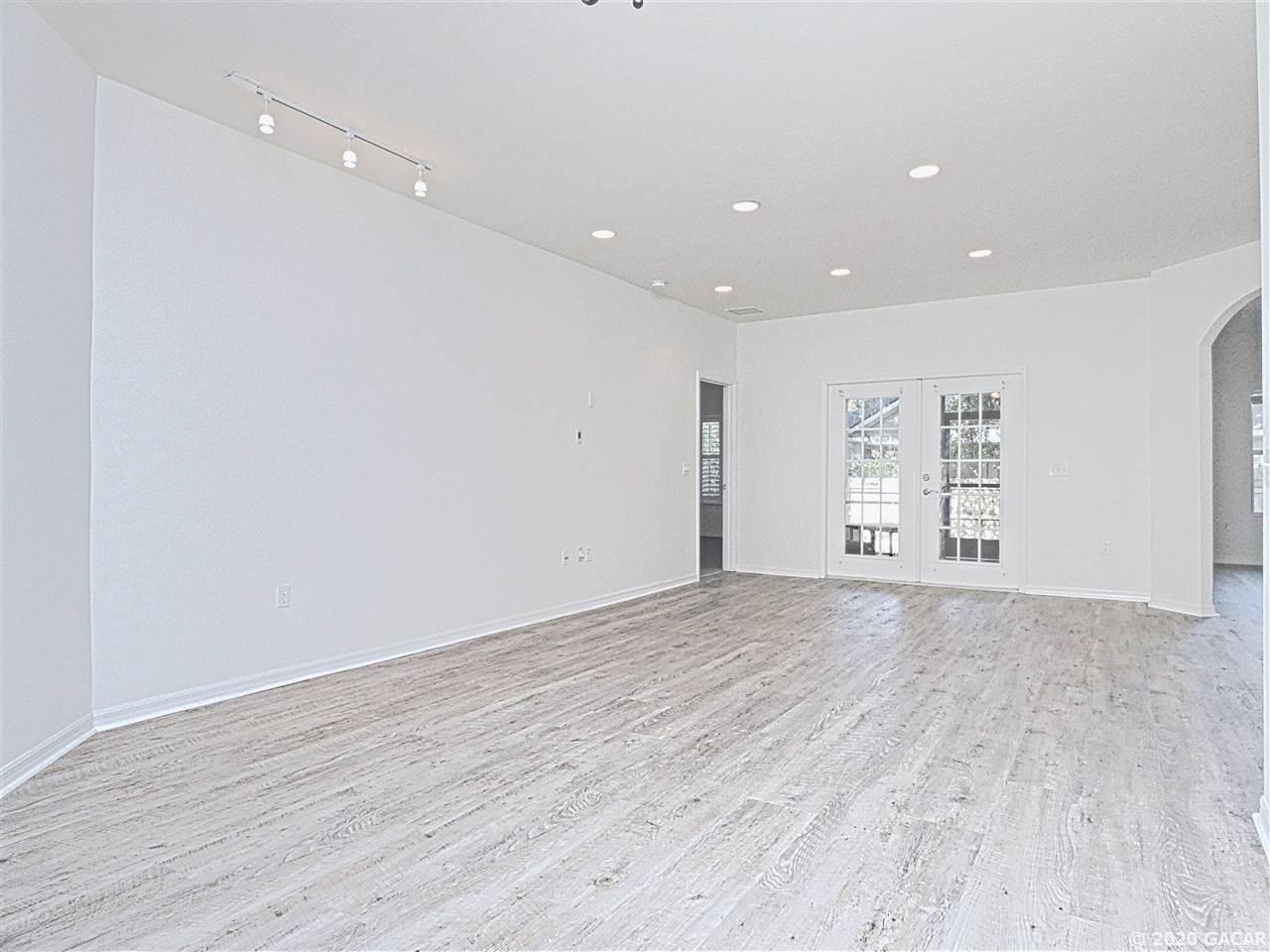 8992 Southwest 67th Place Gainesville, FL 32608 - Photo 6 of 24 Gallery Image 6