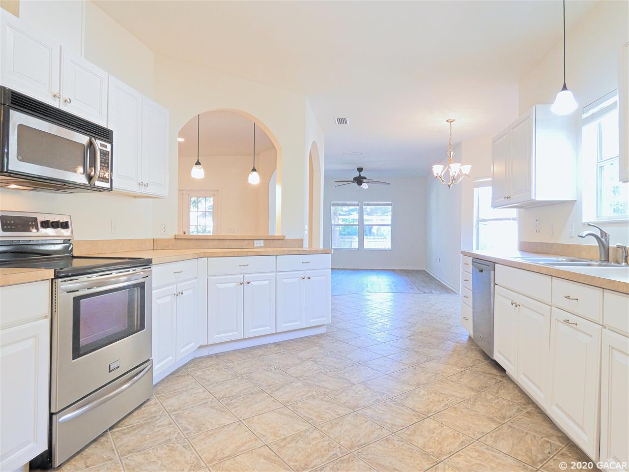 8992 Southwest 67th Place Gainesville, FL 32608 - Photo 10 of 24 Gallery Image 10