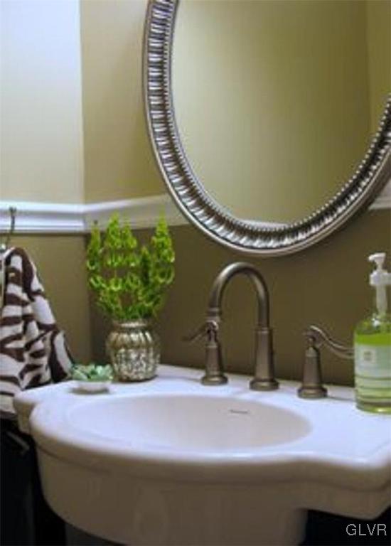 8661 Pathfinder Road Breinigsville, PA 18031 - Photo 9 of 23 Gallery Image 9