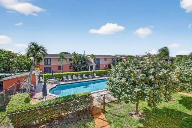 $250,000 | 50 Southeast 12th Street, Unit 2350, Boca Raton, FL 33432