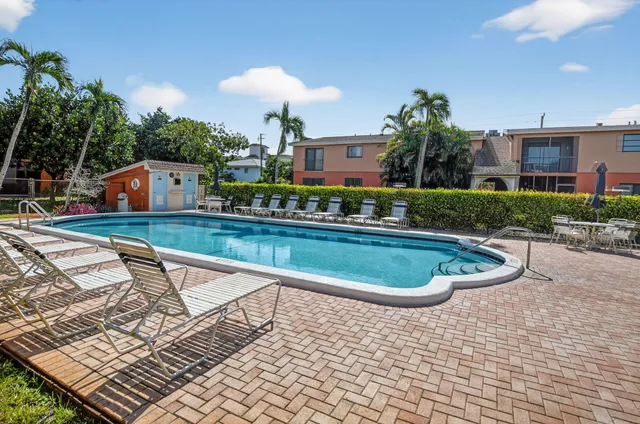 $250,000 | 50 Southeast 12th Street, Unit 2350, Boca Raton, FL 33432
