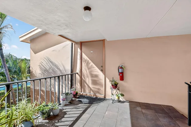 $250,000 | 50 Southeast 12th Street, Unit 2350, Boca Raton, FL 33432