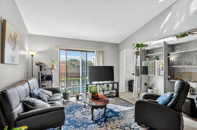 $250,000 | 50 Southeast 12th Street, Unit 2350, Boca Raton, FL 33432